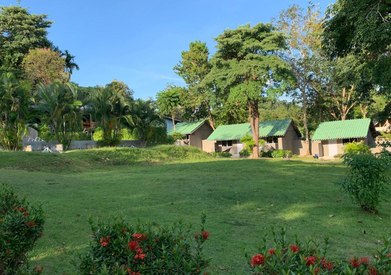 Hotel Wanderlust Retreat Ko Lanta Exterior foto