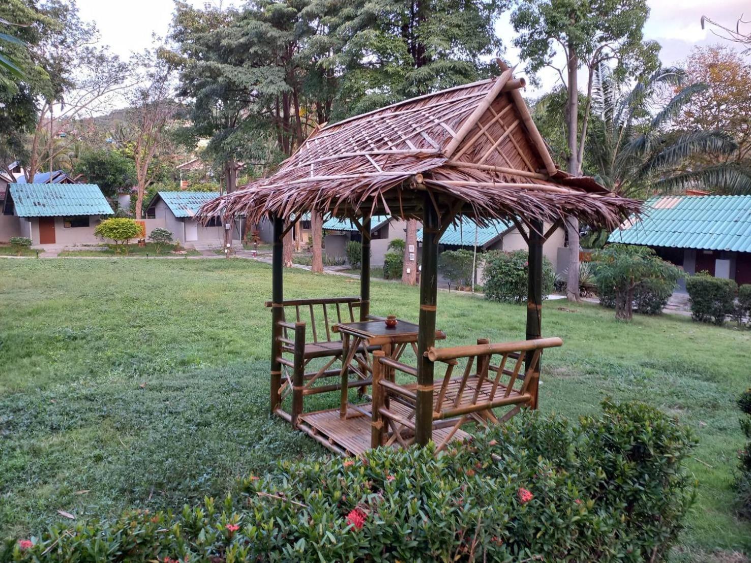Hotel Wanderlust Retreat Ko Lanta Exterior foto